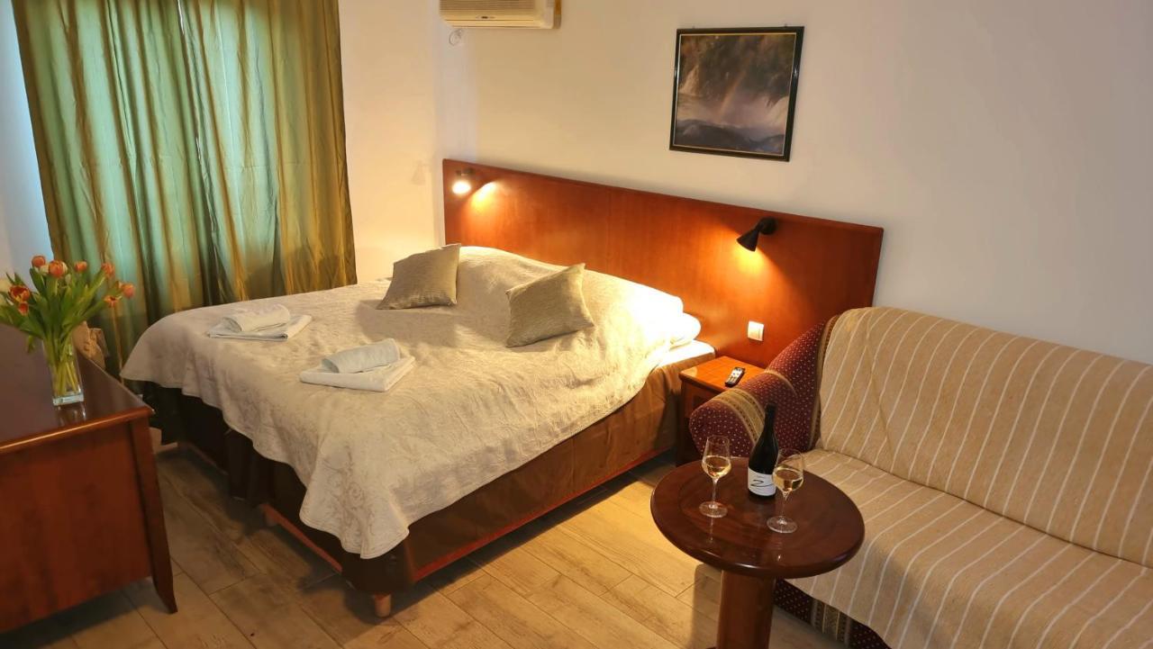 Visovac Rooms And Breakfast Skradin Exterior photo