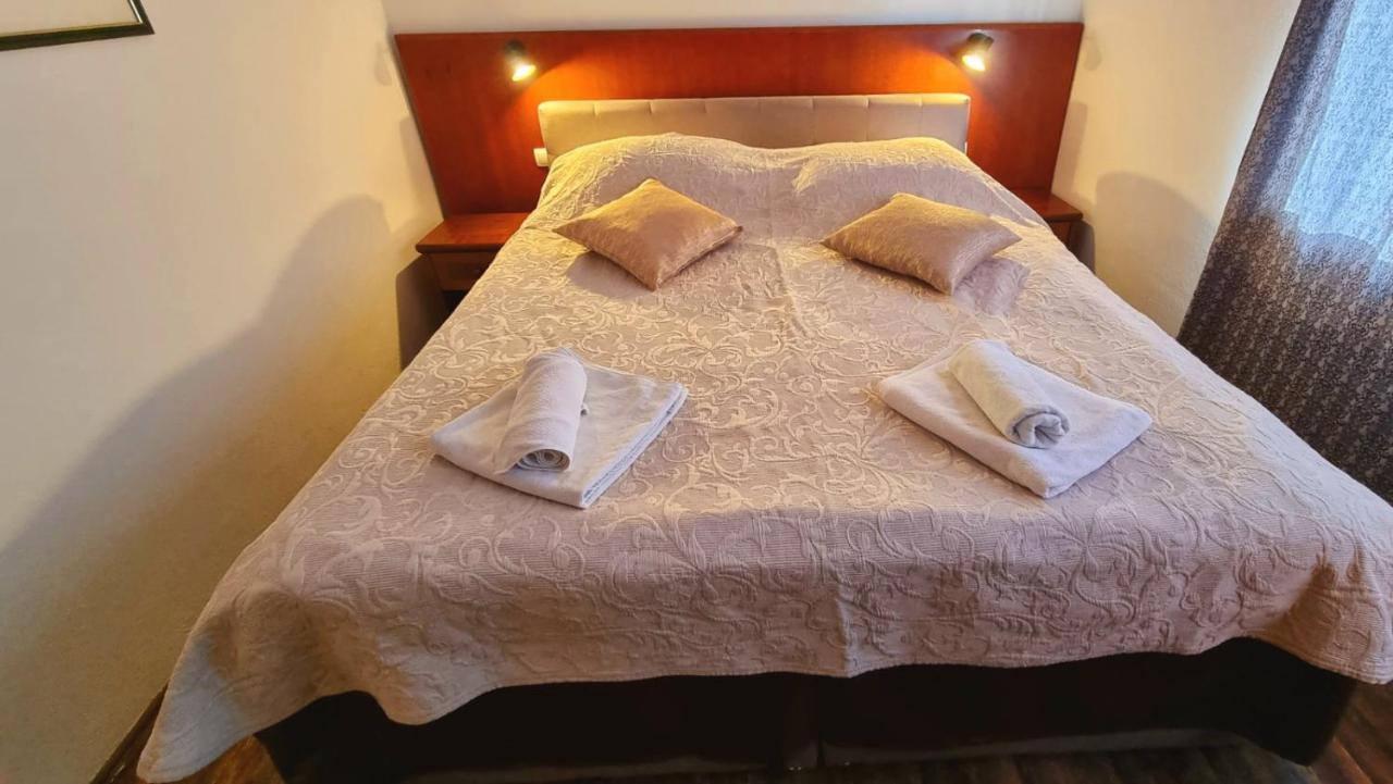 Visovac Rooms And Breakfast Skradin Exterior photo